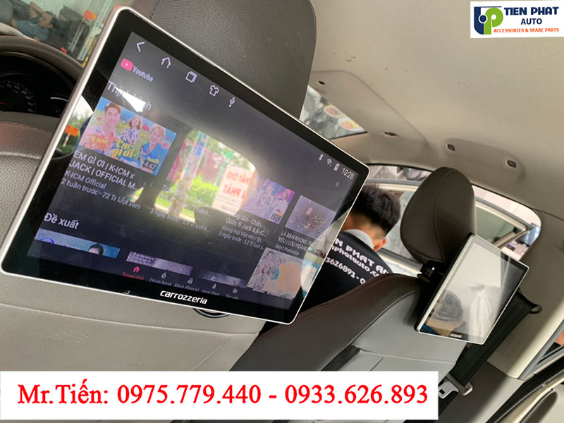 man-hinh-goi-dau-cho-xe-hoi