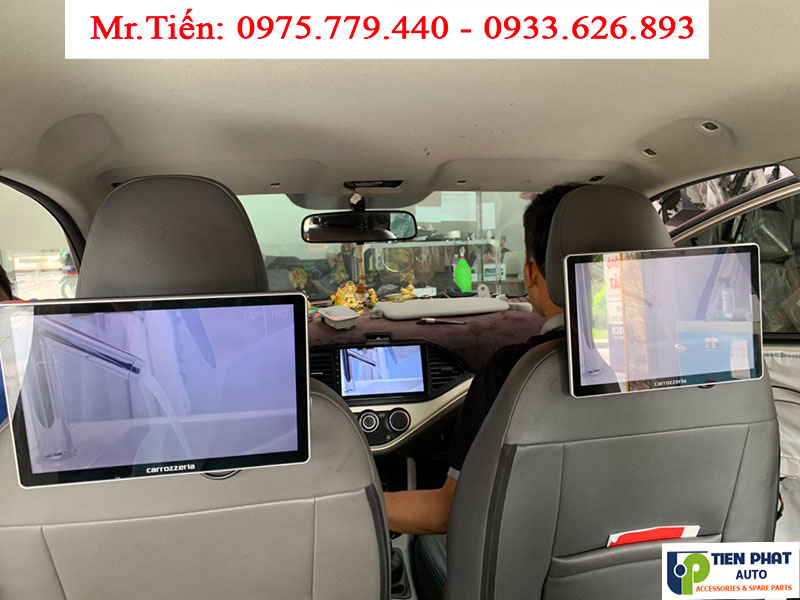 man-hinh-goi-dau-cho-xe-hoi